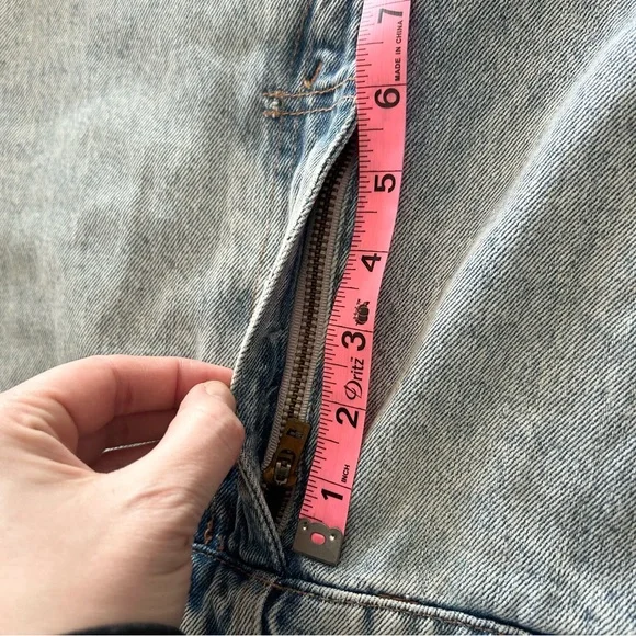 Rare Levi’s Pride Liberation Denim Short Overalls Medium Rainbow Patch - Picture 12 of 15